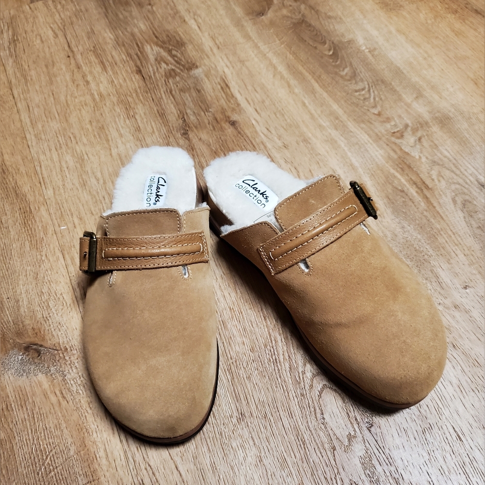 NEW Clarks Brynn Slide Tan Suede clogs - size 7.5M
